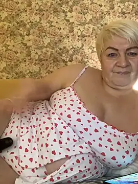 Snapshot of Laura_Millf chatting on January 24, 5:53 pm Laura Millf online show from January 24, 5:53 pm
