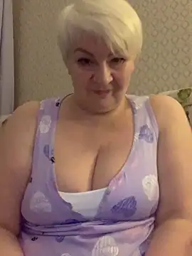 Snapshot of Laura_Millf chatting on February 1, 3:28 pm Laura Millf online show from February 1, 3:28 pm