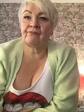 Snapshot of Laura_Millf chatting on February 3, 2:02 pm Laura Millf online show from February 3, 2:02 pm