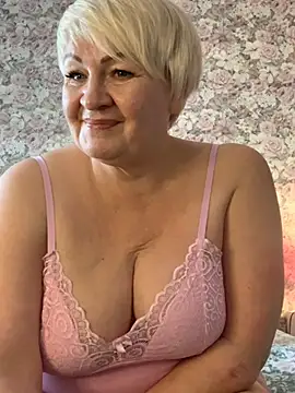 Snapshot of Laura_Millf chatting on February 7, 11:34 am Laura Millf online show from February 7, 11:34 am