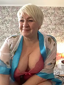 Snapshot of Laura_Millf chatting on February 8, 10:29 am Laura Millf online show from February 8, 10:29 am