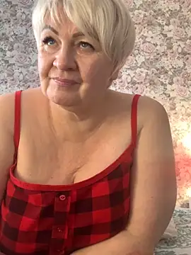 Snapshot of Laura_Millf chatting on February 27, 1:28 pm Laura Millf online show from February 27, 1:28 pm