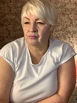 Snapshot of Laura_Millf chatting on March 5, 7:17 pm Laura Millf online show from March 5, 7:17 pm