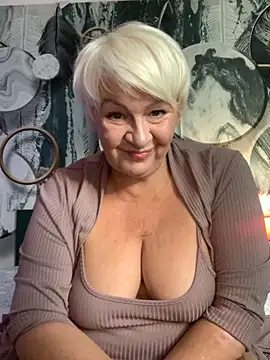 Snapshot of Laura_Millf chatting on September 12, 2:39 pm Laura Millf online show from September 12, 2:39 pm