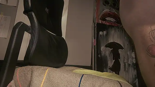 Snapshot of dani4334 chatting on October 16, 7:04 pm dani4334 online show from October 16, 7:04 pm