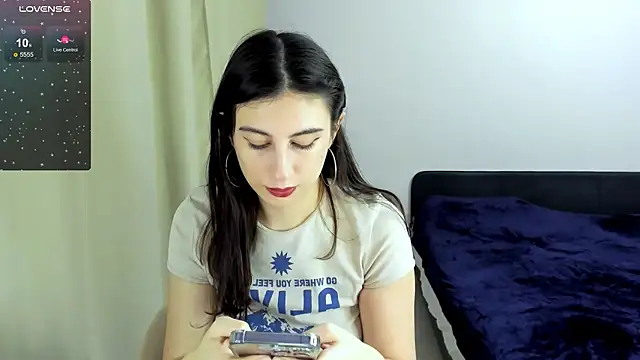 briannababy  online show from January 17, 7:05 pm