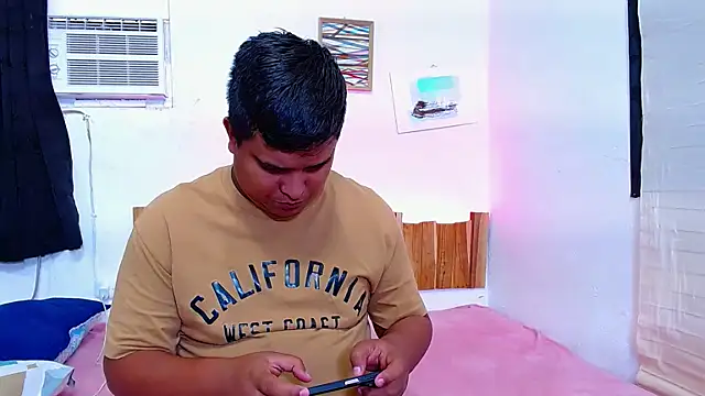 Snapshot of lucasandSofi chatting on November 2, 4:09 pm lucasandSofi online show from November 2, 4:09 pm