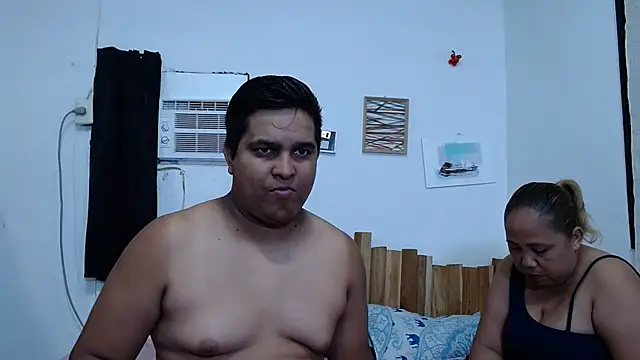 Snapshot of lucasandSofi chatting on November 20, 3:07 am lucasandSofi online show from November 20, 3:07 am