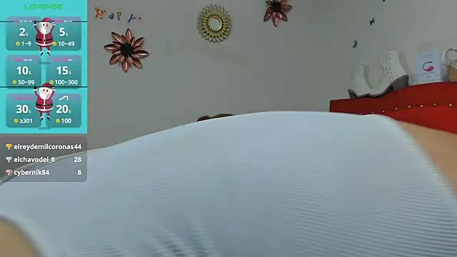 Snapshot of sharoncute1 chatting on December 18, 3:26 am sharoncute1 online show from December 18, 3:26 am