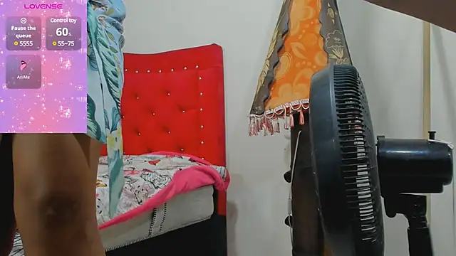 Snapshot of sharoncute1 chatting on January 16, 9:40 pm sharoncute1 online show from January 16, 9:40 pm