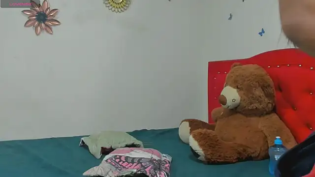 Snapshot of sharoncute1 chatting on February 10, 7:47 am sharoncute1 online show from February 10, 7:47 am