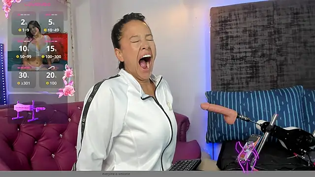 Snapshot of sharoncute1 chatting on November 25, 9:48 pm sharoncute1 online show from November 25, 9:48 pm