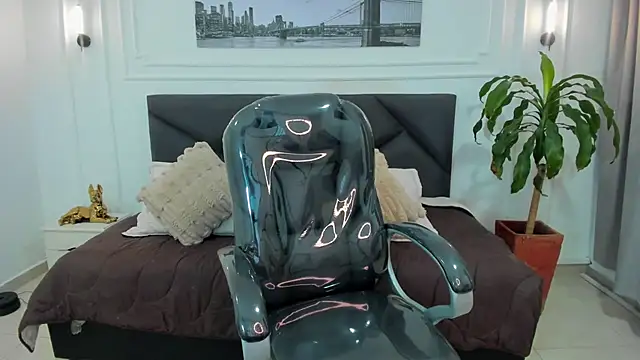 Snapshot of Damian23__ chatting on November 18, 11:03 am Damian23 online show from November 18, 11:03 am