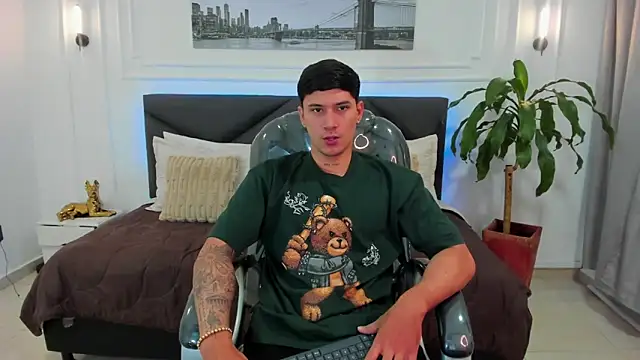 Snapshot of Damian23__ chatting on November 20, 12:49 pm Damian23 online show from November 20, 12:49 pm