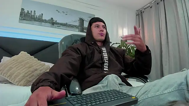 Snapshot of Damian23__ chatting on November 26, 10:49 am Damian23 online show from November 26, 10:49 am