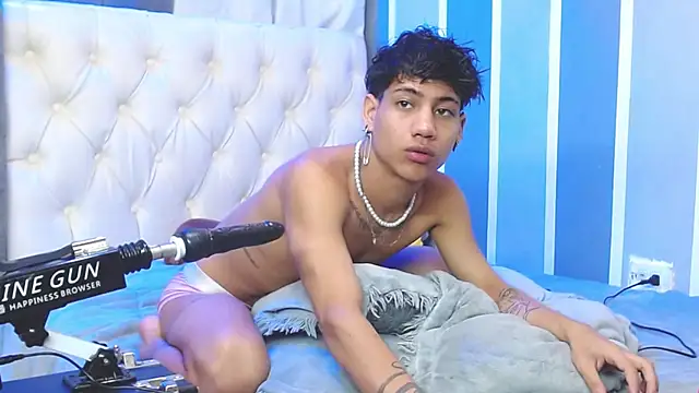 Sexys Boys Hot1 online show from December 17, 5:18 am