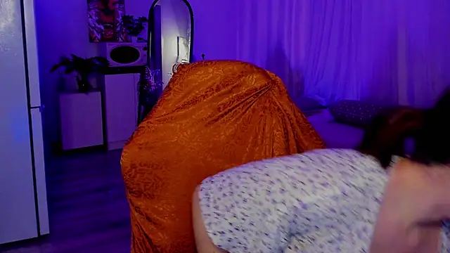 Snapshot of annallurings chatting on November 15, 11:10 pm annallurings online show from November 15, 11:10 pm