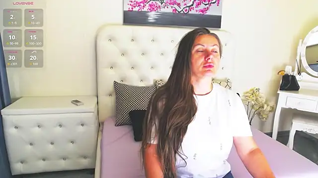 Snapshot of Ysabell01 chatting on September 10, 4:23 am Ysabell01 online show from September 10, 4:23 am