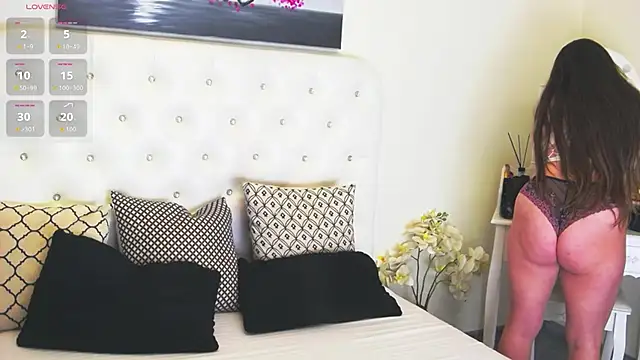 Snapshot of Ysabell01 chatting on October 23, 4:23 am Ysabell01 online show from October 23, 4:23 am