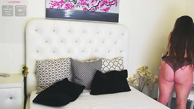 Snapshot of Ysabell01 chatting on December 3, 5:26 am Ysabell01 online show from December 3, 5:26 am