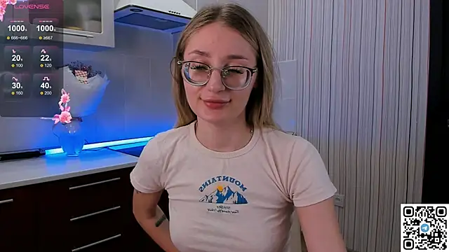 Snapshot of LivyyBossom chatting on March 16, 5:28 pm LivyyBossom online show from March 16, 5:28 pm