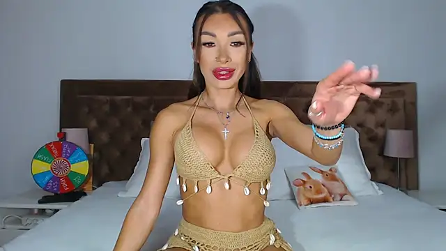 Snapshot of Aylinhoney08 chatting on September 25, 1:20 am Aylinhoney08 online show from September 25, 1:20 am