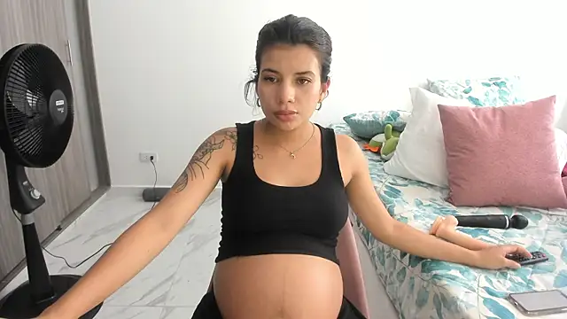 Snapshot of adop_me__ chatting on December 13, 4:27 pm adop me online show from December 13, 4:27 pm