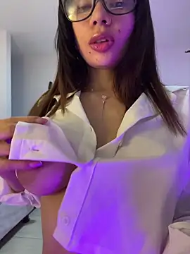 Snapshot of adop_me__ chatting on October 23, 11:46 pm adop me online show from October 23, 11:46 pm