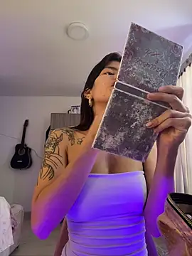 Snapshot of adop_me__ chatting on November 30, 1:04 pm adop me online show from November 30, 1:04 pm