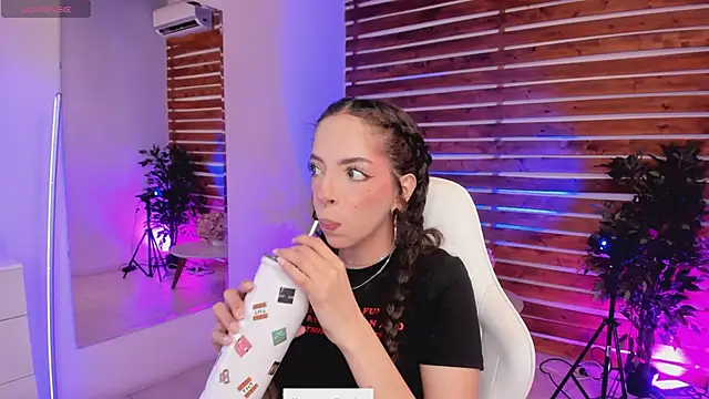 Sapphire Venuss online show from April 20, 1:41 am