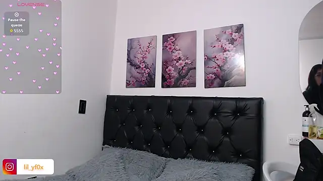 lily f00x online show from September 14, 12:04 pm