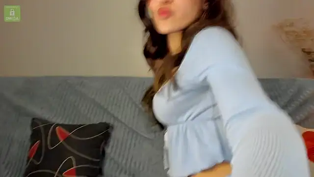 erika hoiree online show from December 6, 3:19 am