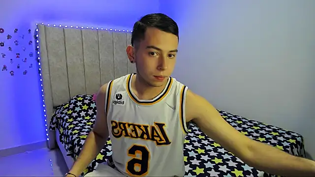 Snapshot of lunitayliam chatting on December 21, 12:53 am lunitayliam online show from December 21, 12:53 am