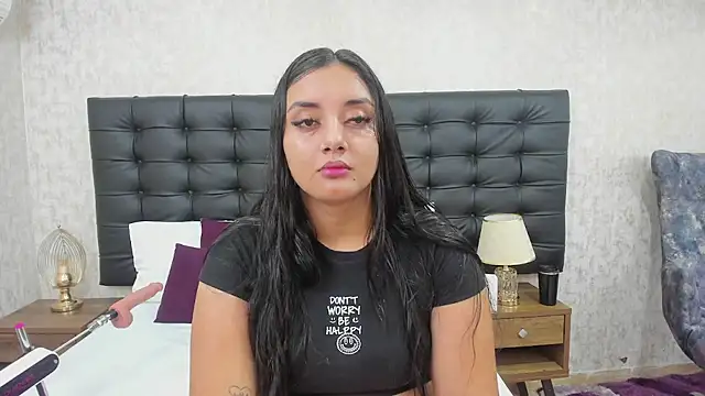 Snapshot of AmaliaDalton chatting on February 1, 11:10 am AmaliaDalton online show from February 1, 11:10 am