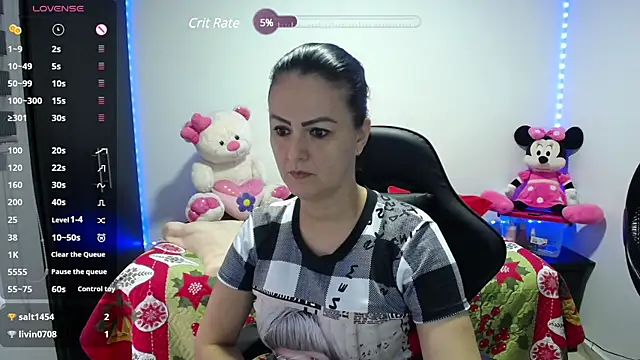 Snapshot of Sofiiaa_Cooper chatting on December 4, 10:41 pm Sofiiaa Cooper online show from December 4, 10:41 pm