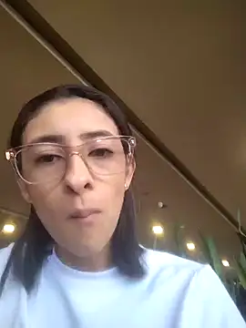 Snapshot of thedianakaro chatting on December 5, 2:11 pm thedianakaro online show from December 5, 2:11 pm