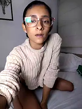 Snapshot of thedianakaro chatting on January 7, 3:14 am thedianakaro online show from January 7, 3:14 am