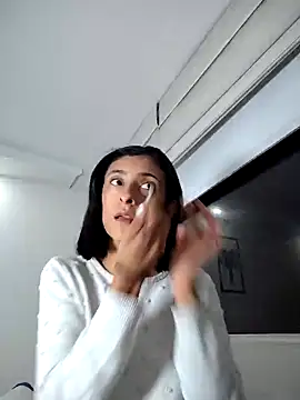 Snapshot of thedianakaro chatting on February 9, 4:36 am thedianakaro online show from February 9, 4:36 am