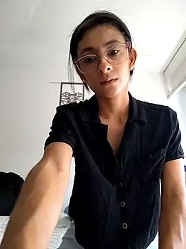 Snapshot of thedianakaro chatting on February 20, 2:35 pm thedianakaro online show from February 20, 2:35 pm