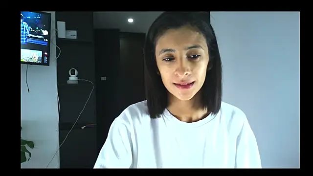Snapshot of thedianakaro chatting on March 11, 9:04 pm thedianakaro online show from March 11, 9:04 pm