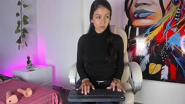 Snapshot of Luci_And_Sofi chatting on November 4, 3:33 pm Luci And Sofi online show from November 4, 3:33 pm