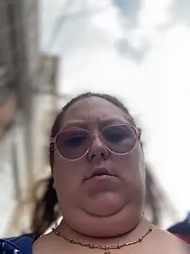 Snapshot of Chloee_ep chatting on December 27, 7:24 pm Chloee ep online show from December 27, 7:24 pm