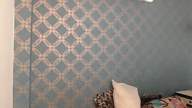 Snapshot of violeta_cute18 chatting on February 2, 1:23 am violeta cute18 online show from February 2, 1:23 am