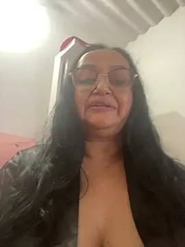 Gia Nahomi online show from January 8, 7:45 am