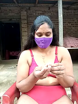 Snapshot of Hot_Maleka chatting on February 27, 6:18 am Hot Maleka online show from February 27, 6:18 am