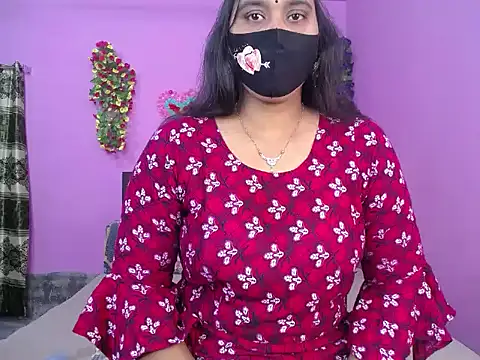 Snapshot of Hot_Maleka chatting on October 28, 1:20 am Hot Maleka online show from October 28, 1:20 am