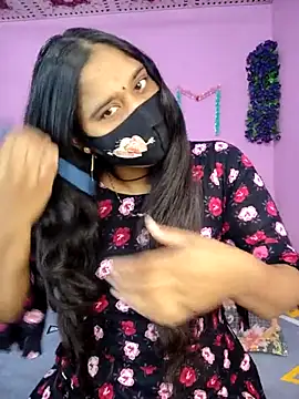 Snapshot of Hot_Maleka chatting on November 25, 1:27 am Hot Maleka online show from November 25, 1:27 am