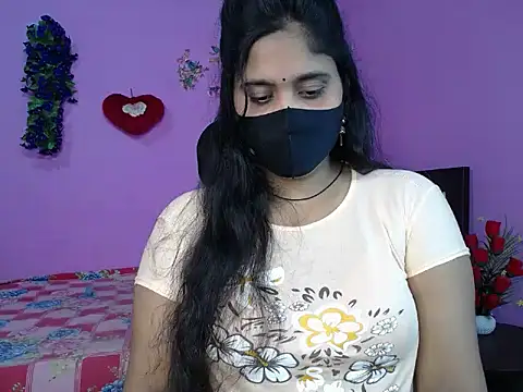 Hot Maleka online show from April 19, 5:45 pm