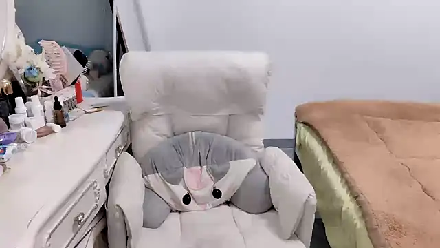 Snapshot of Ailisha66 chatting on February 14, 12:25 pm Ailisha66 online show from February 14, 12:25 pm