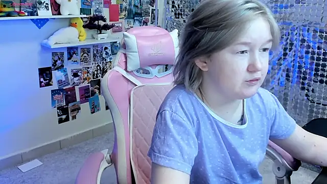 Sara Robinson online show from April 3, 3:04 am